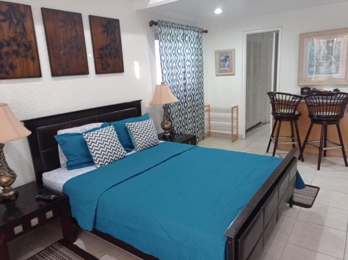 Appartamento 126 Friendship, Rockley Golf Club Bridgetown Esterno foto